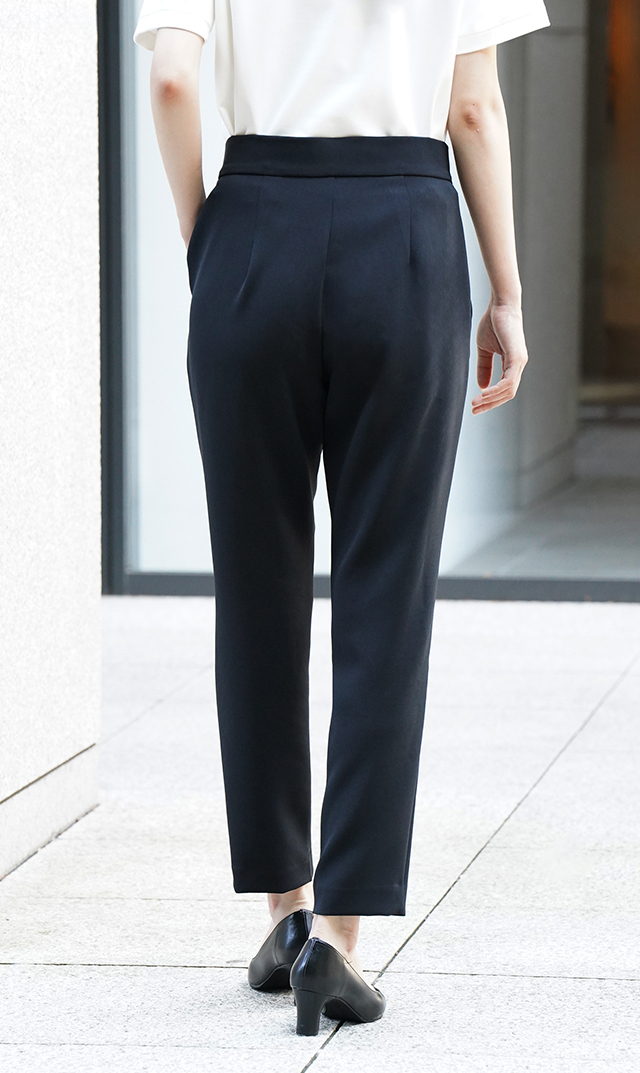 360°ストレッチ・シワ防止テイパードパンツ黒