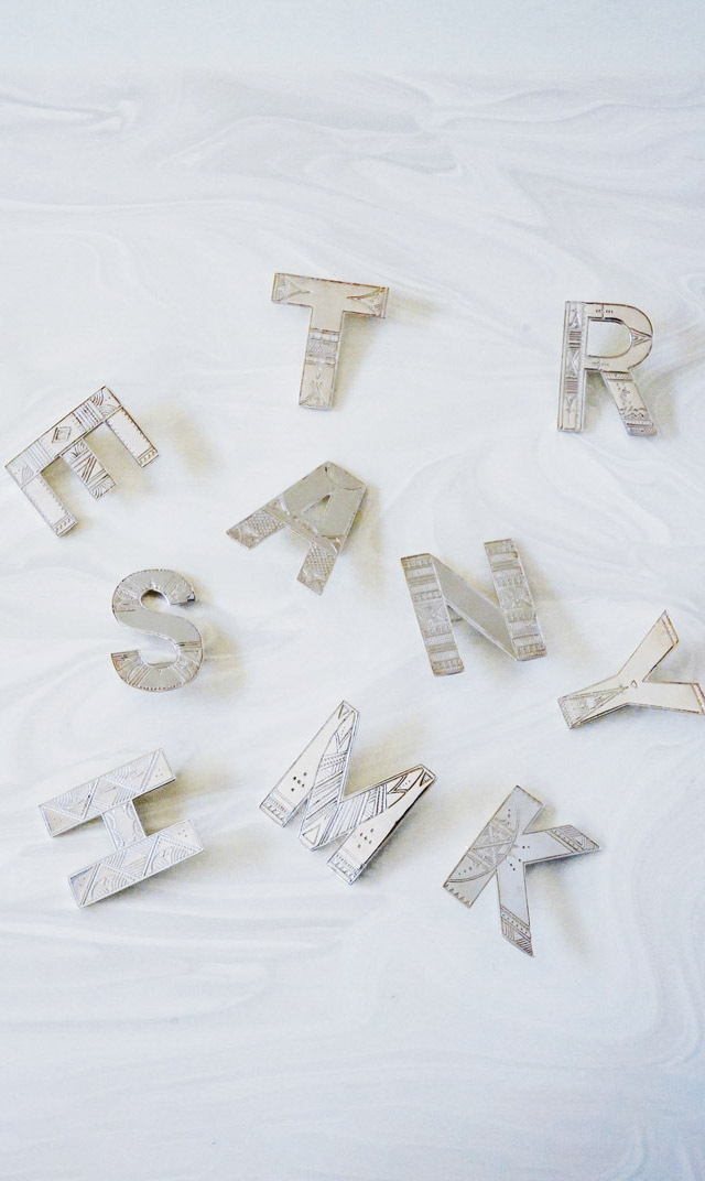 [ ※受注販売(～3/22）]【アドラル（ADRAR）】INITIAL BROOCH(シルバー）