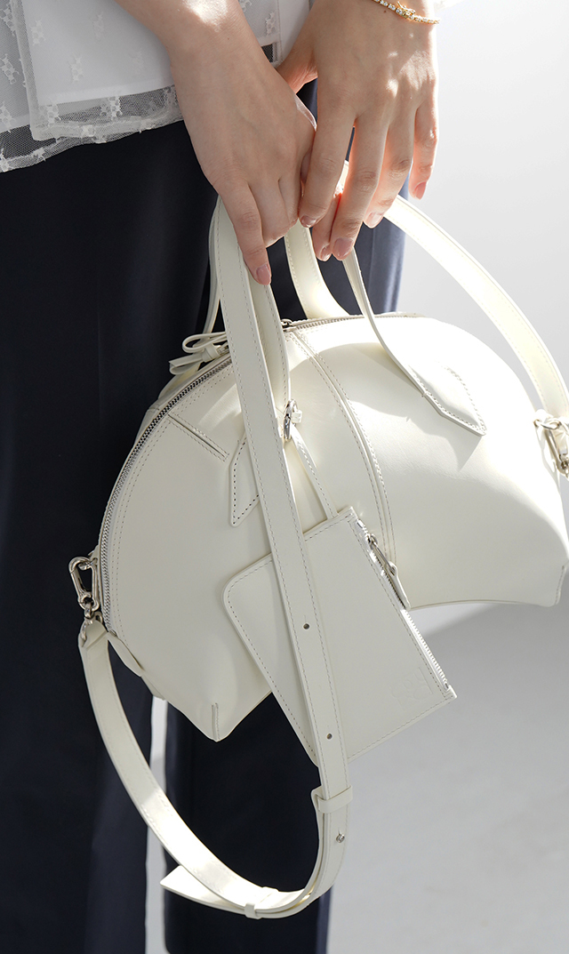 インポートボクギ曲線美ハンドバッグ黒白