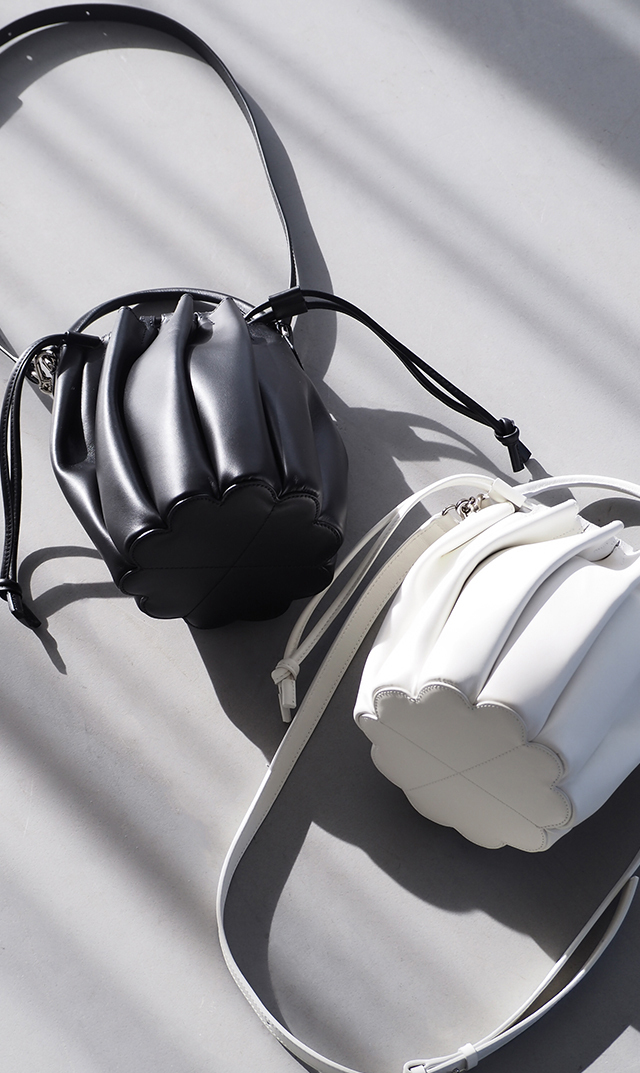 インポートボクギ花フォルムハンドバッグ黒白