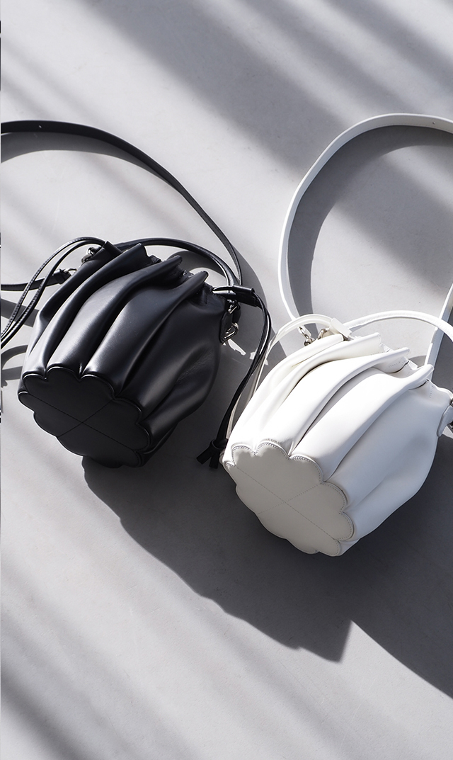 インポートボクギ花フォルムハンドバッグ黒白