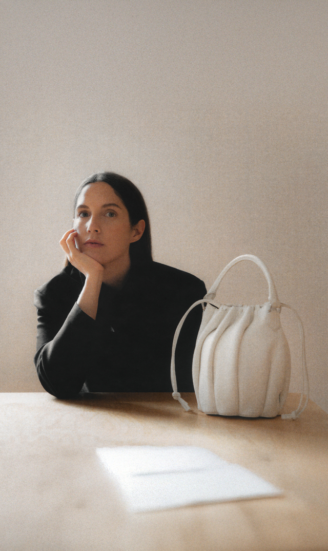 インポートボクギ花フォルムハンドバッグ黒白