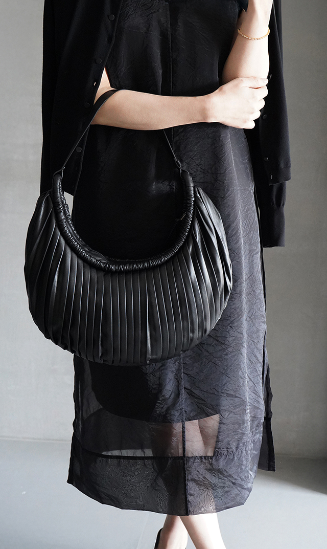 インポートプリーツディテールショルダーバッグ黒