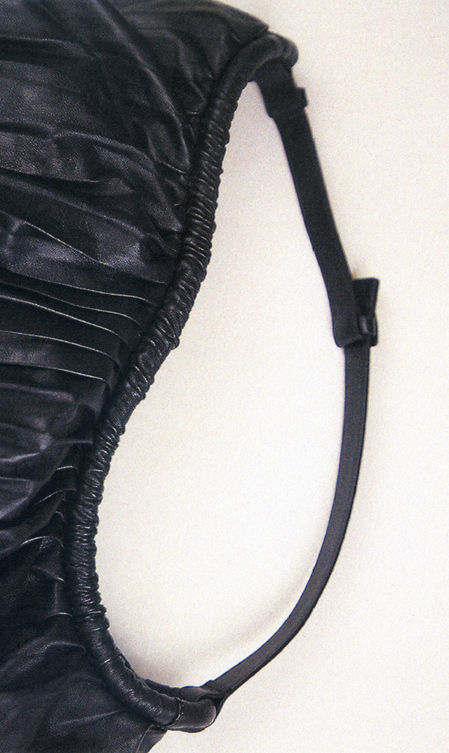 インポートプリーツディテールショルダーバッグ黒