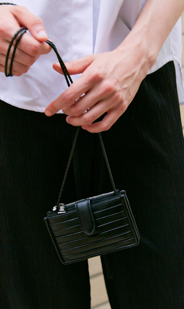 インポート羊革・牛革ウォレットバッグ黒