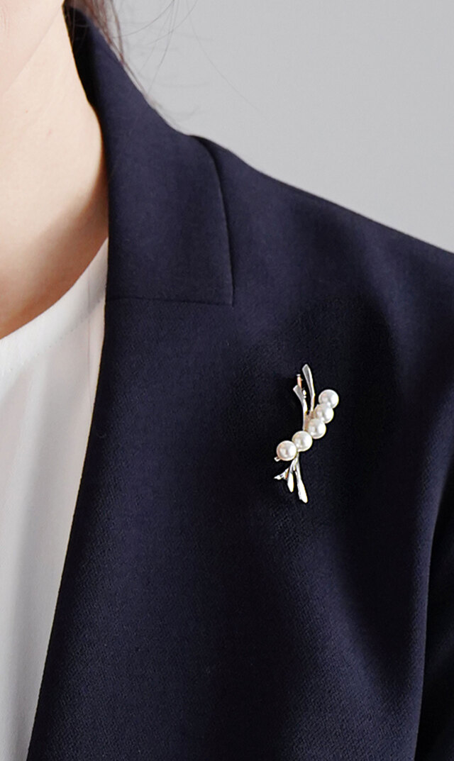ファンエンパイヤパールベリーブローチ