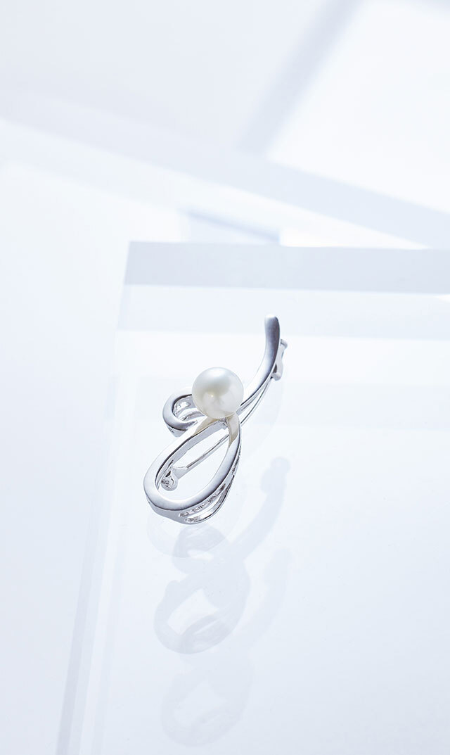 ファンエンパイヤ１粒パールノットブローチ