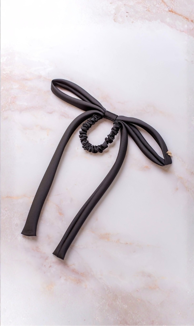 [期間限定販売]【ハニービジュー(THE HANY Bijoux)】ポワンサテンリボンシュシュ ロング