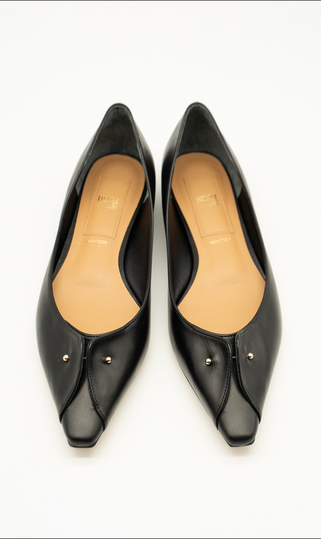 ※4/7(火)正午販売予定【ヘンリ エン ヴァーゴ（HENRI EN VARGO）】Sara フラットパンプス（ブラック）