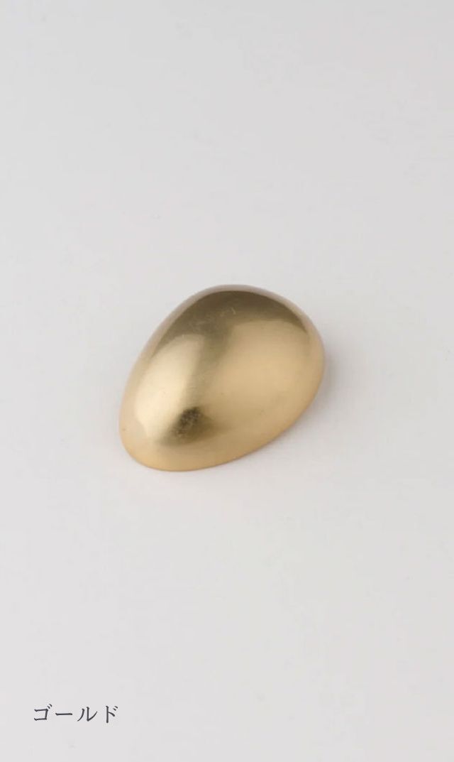 20世紀彫刻の先駆者コンスタンティン・ブランクーシの作品から着装を得