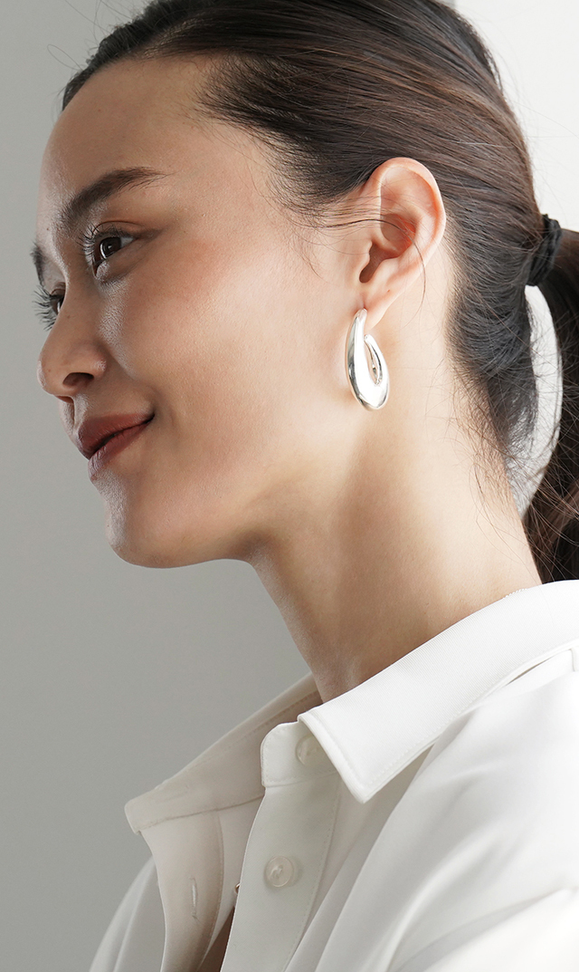 インドの旅先で出会ったオブジェからインスピレーションを得てまれた