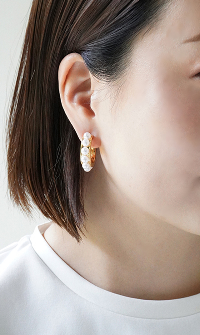 Kenneth Jay Lane パールフープピアス Kenneth Jay Lane パールフープピアス｜トゥモローランド 公式通販