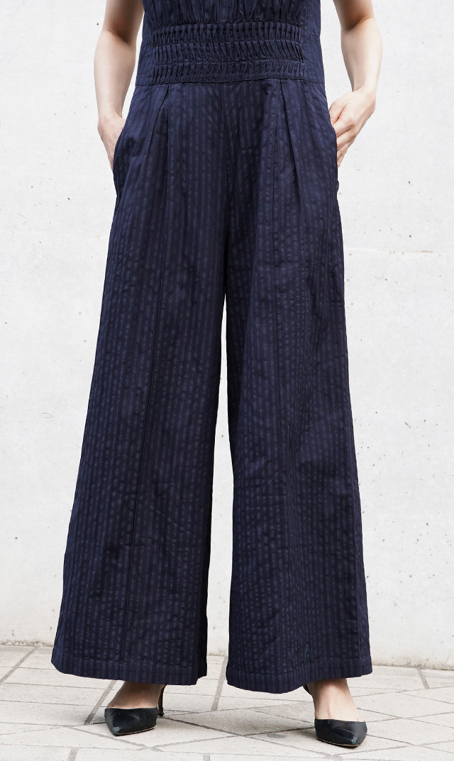 颯爽と歩きたくなるオールインワン“Cotton Wave Tuck All In One”