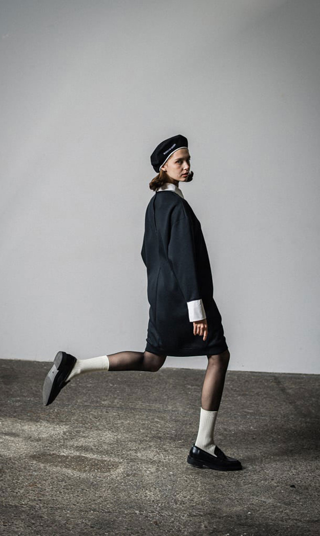 レイヤード風スウェットワンピース黒・グレー２色展開