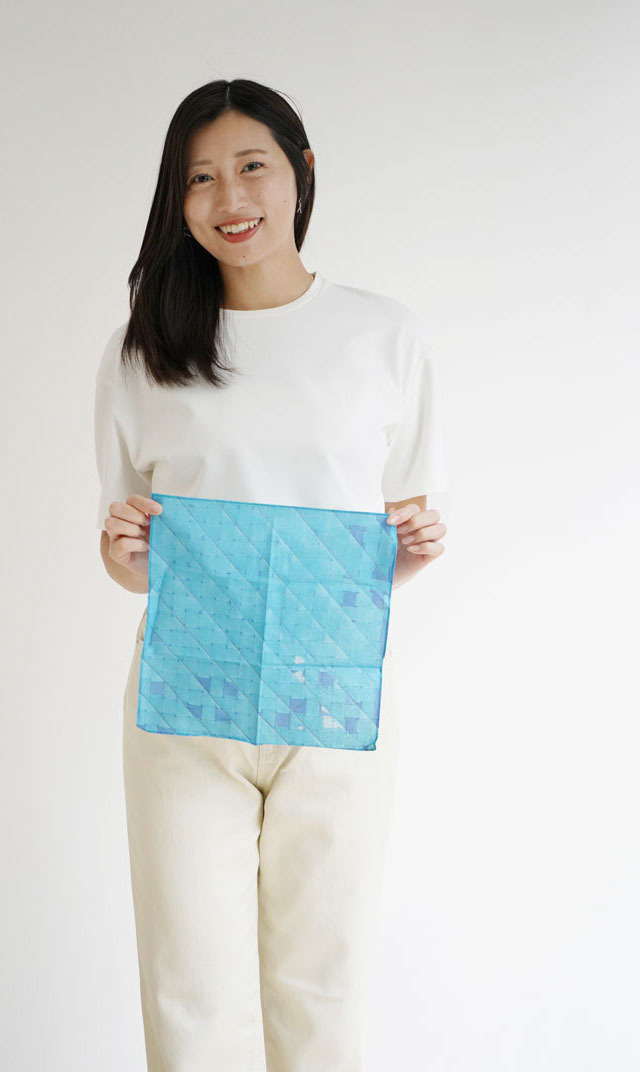 綺麗なストレートラインで女性らしく,上品に穿けるシルエット“CHERIE