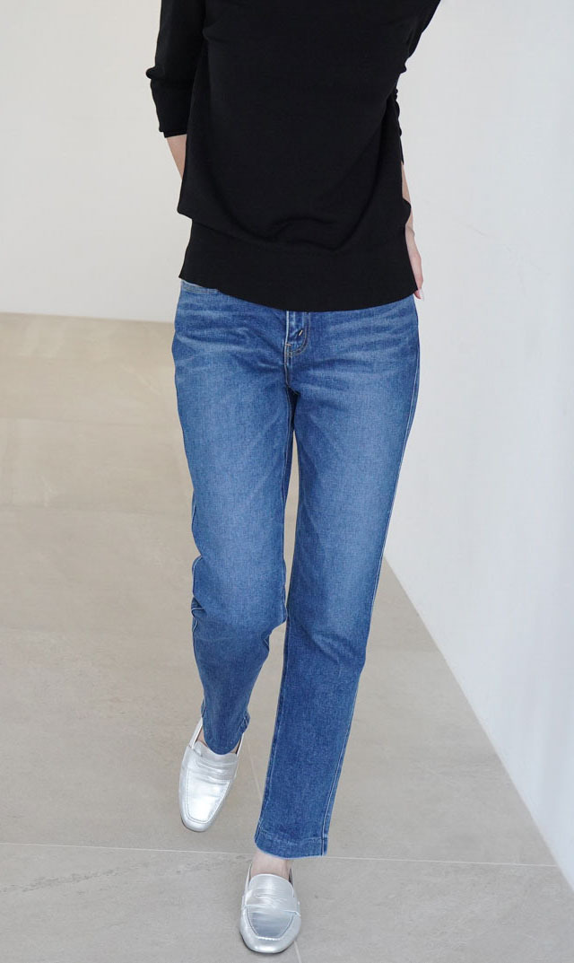 綺麗な細身のラインで女性らしく,上品に穿けるシルエット“Sofy デニム