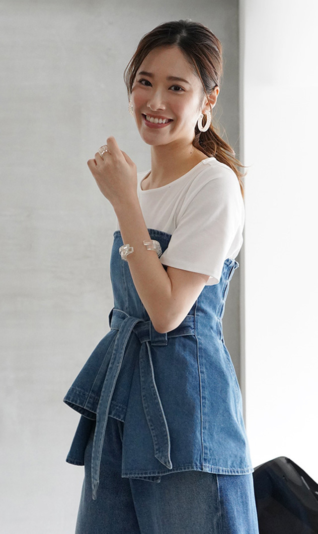 デニム素材で作られた遊び心たっぷりのビスチェ “BUSTIER デニムビスチェ”