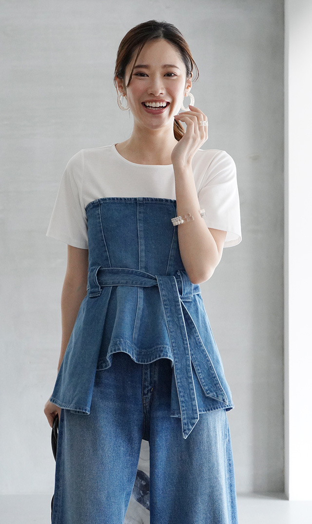 デニム素材で作られた遊び心たっぷりのビスチェ “BUSTIER デニムビスチェ”
