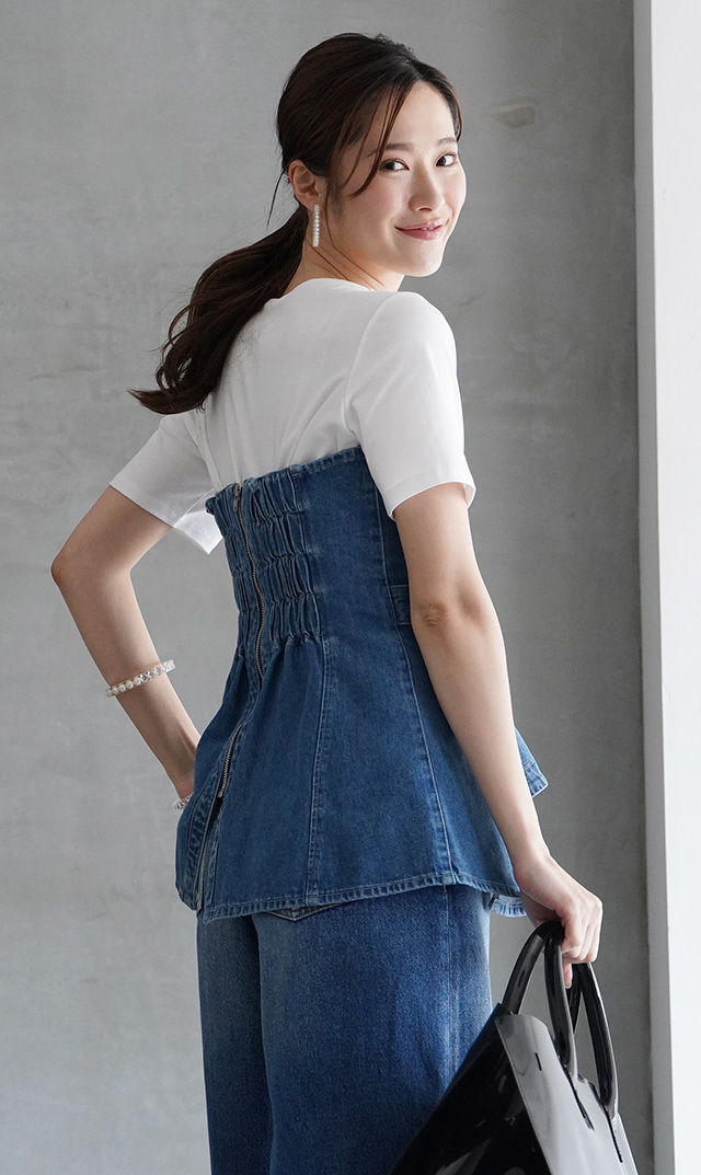デニム素材で作られた遊び心たっぷりのビスチェ “BUSTIER デニムビスチェ”