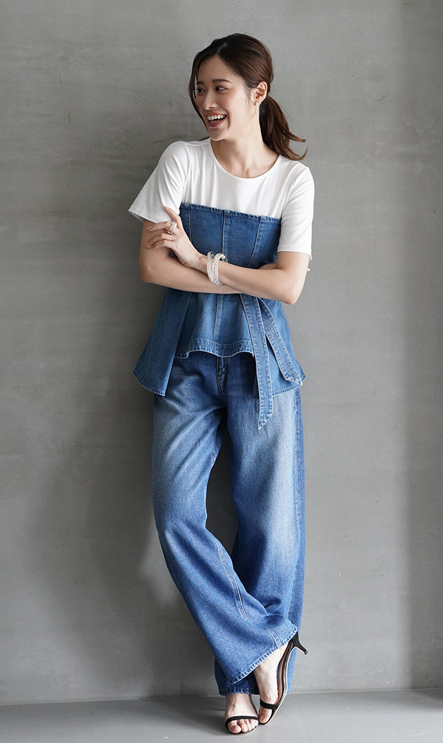 デニム素材で作られた遊び心たっぷりのビスチェ “BUSTIER デニムビスチェ”