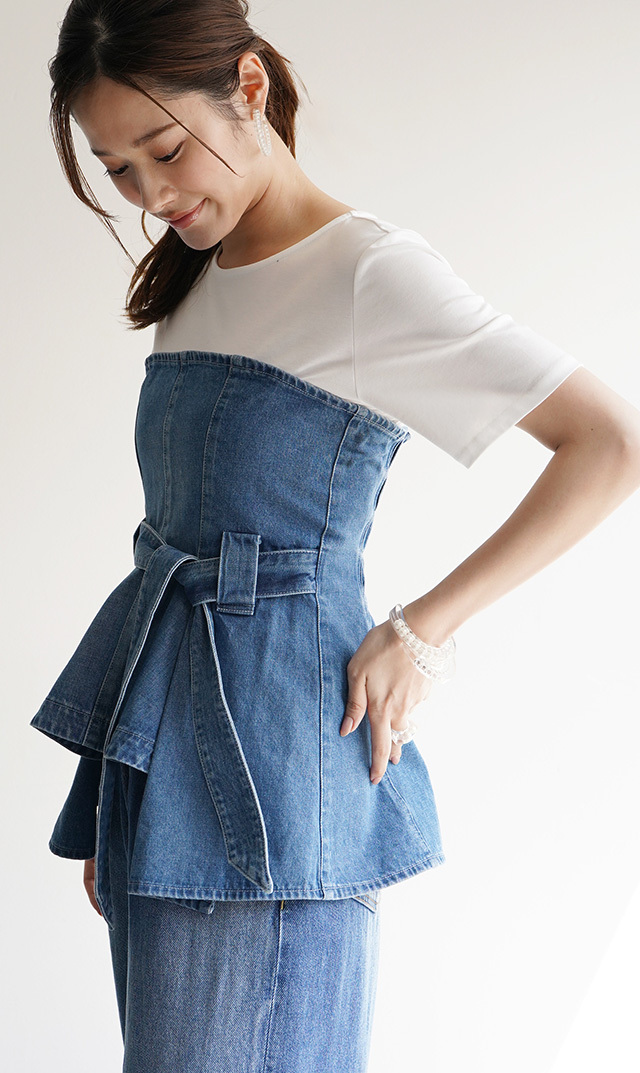 デニム素材で作られた遊び心たっぷりのビスチェ “BUSTIER デニムビスチェ”