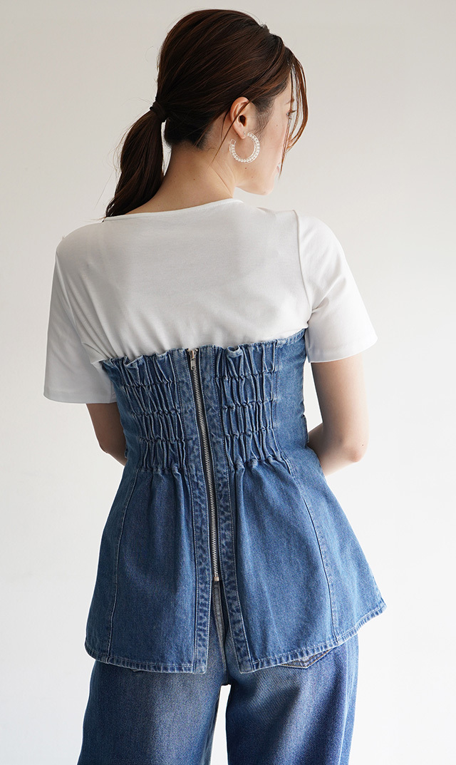 デニム素材で作られた遊び心たっぷりのビスチェ “BUSTIER デニムビスチェ”