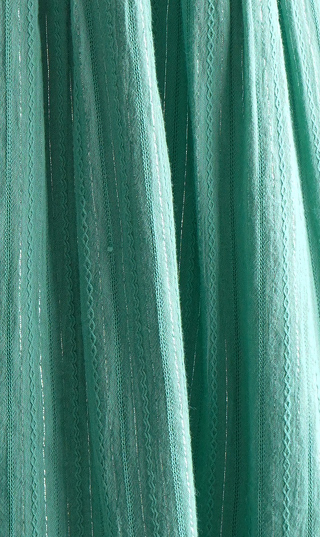 風を取り込む、ミラー刺繍のベルスリーブドレス “Cotton Jacquard