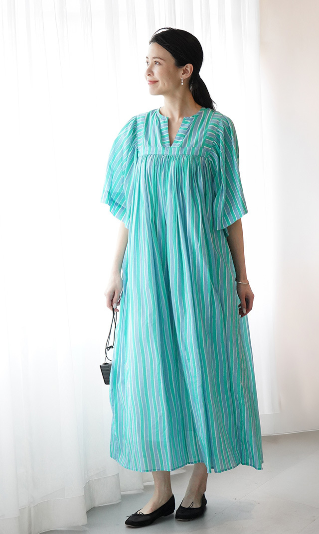 リラクシーなフォルムが導くプレイフルなムード “Cotton Wave Stripe