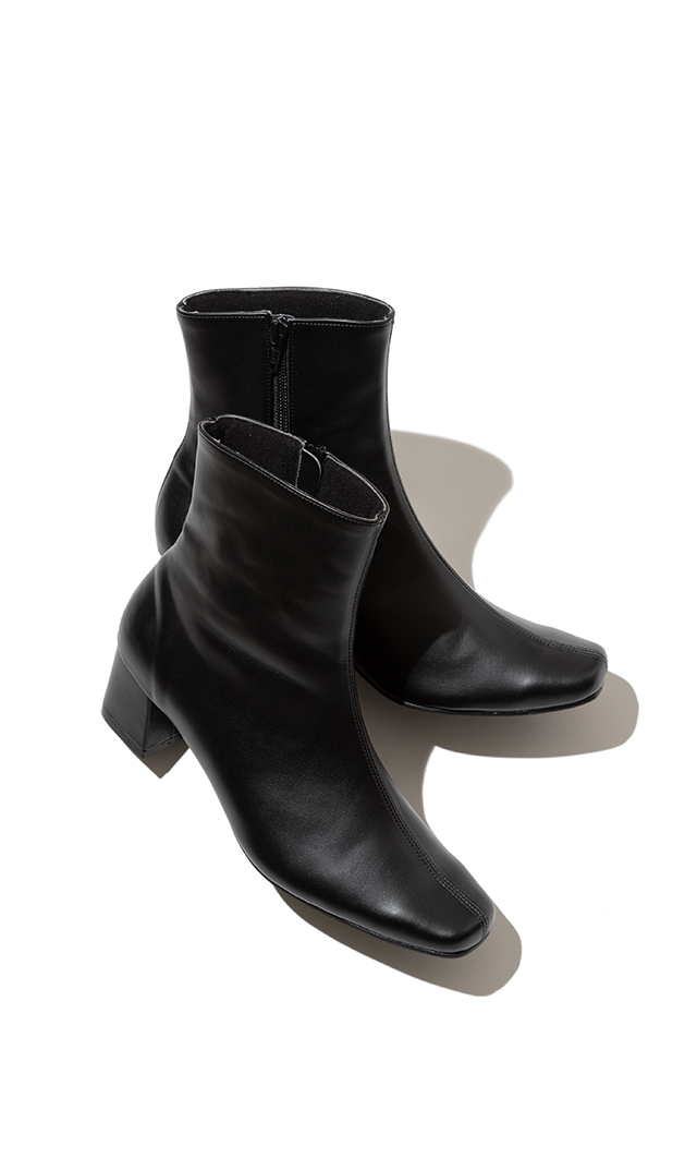 歩きやすい 暖かい 撥水 雨の日ok エコレザーショートブーツ登場