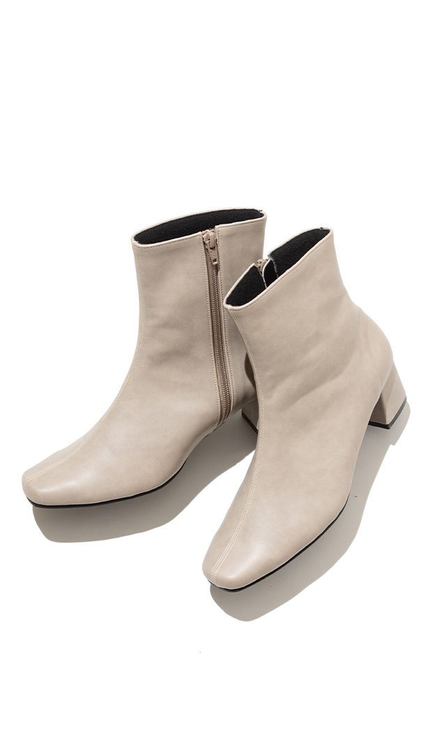 歩きやすい 暖かい 撥水 雨の日ok エコレザーショートブーツ登場