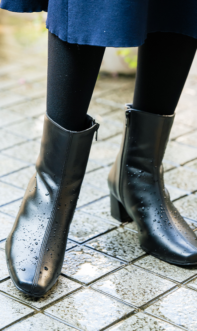 歩きやすい 暖かい 撥水 雨の日ok エコレザーショートブーツ登場