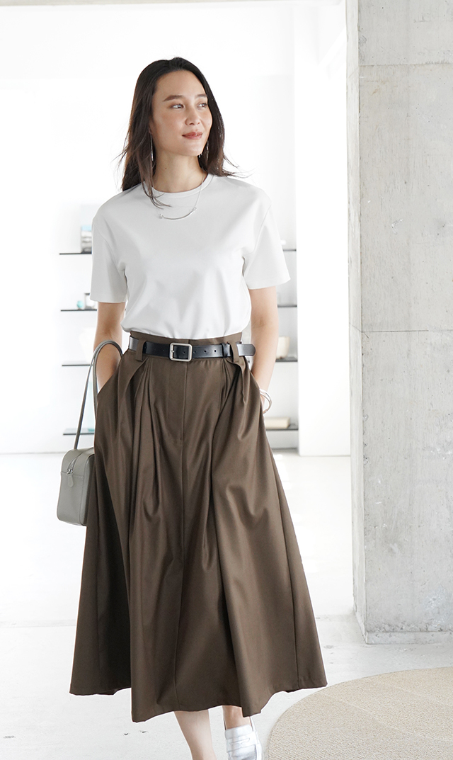 UVカット97％、接触冷感、透けにくく高級感が漂うポンチ素材のクラリス
