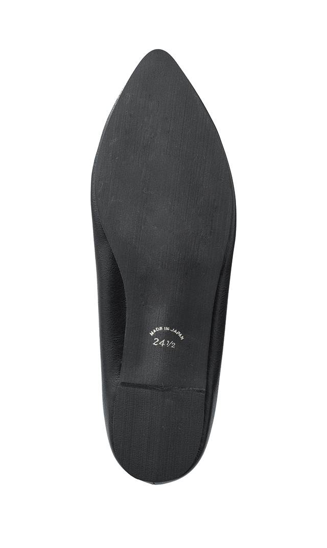 コーデの幅を広げるエレガントな