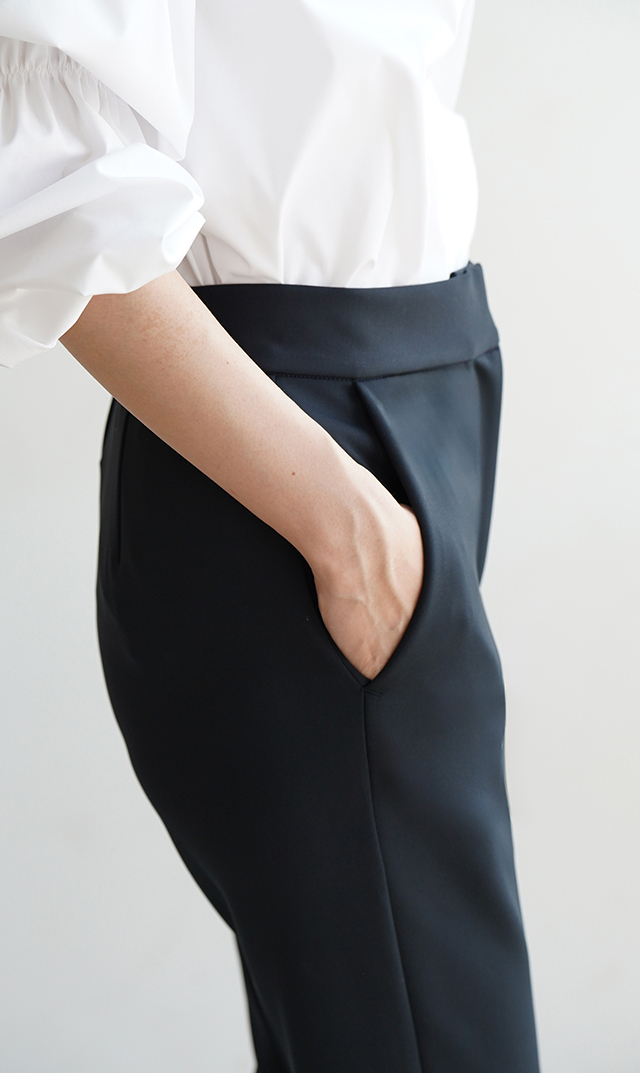 スリムストレートセンタープレスラインパンツ紺