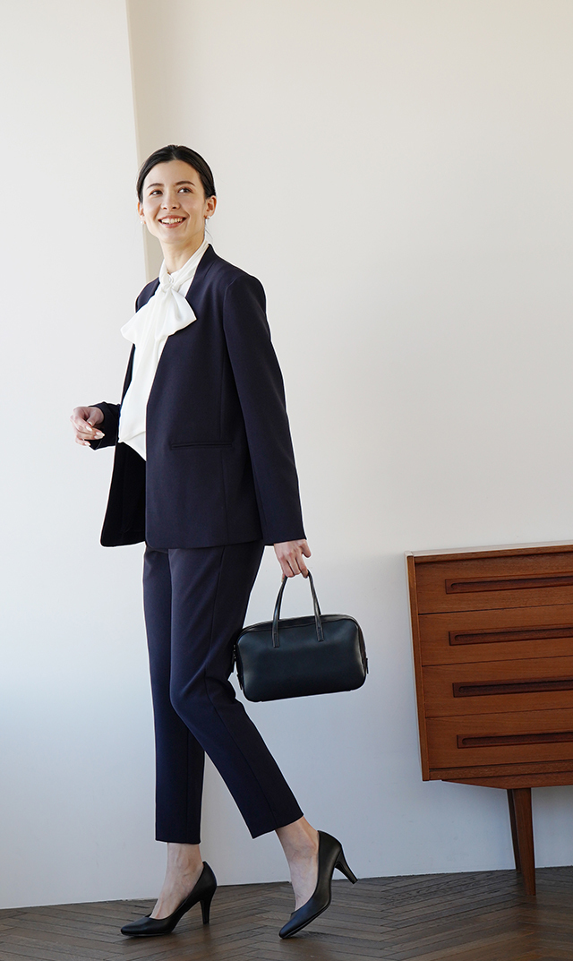 ノーカラーミディ丈ジャケット紺