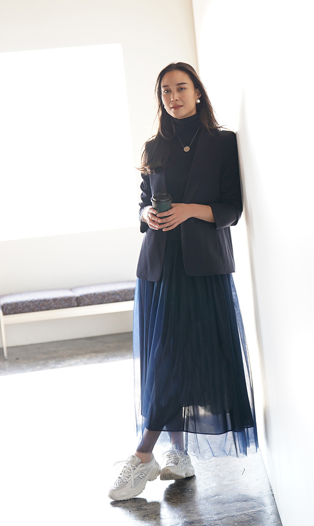 ノーカラーミディ丈ジャケット紺