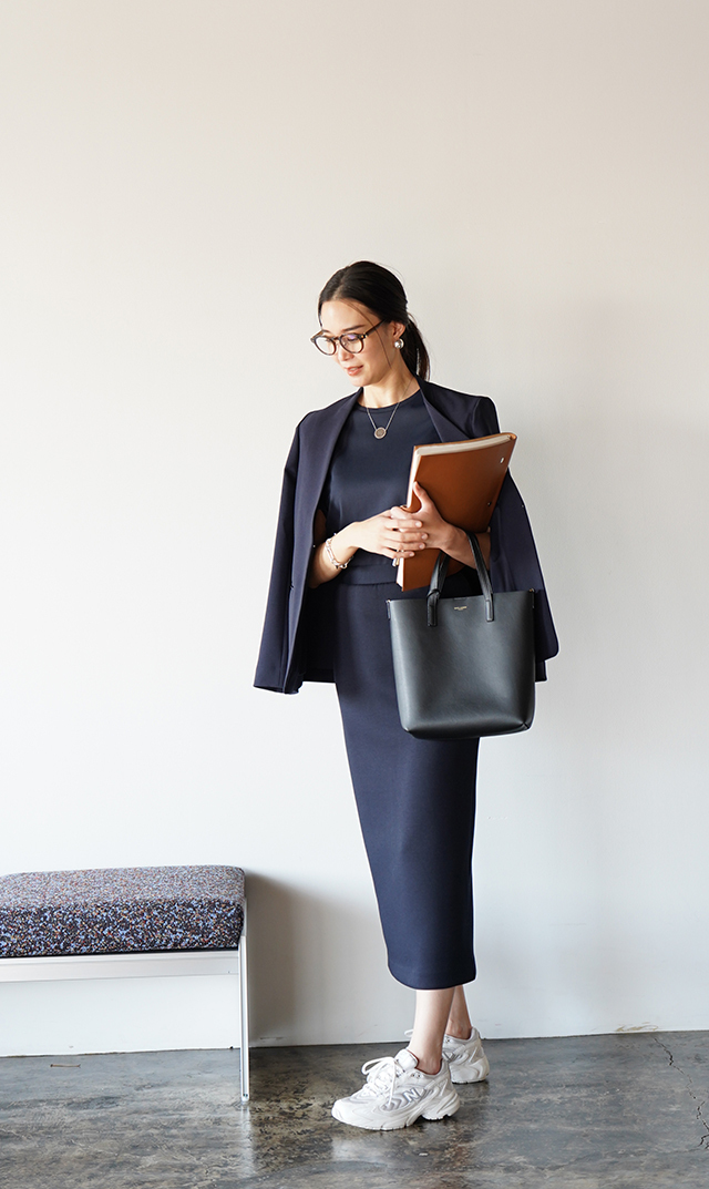 ノーカラーミディ丈ジャケット紺