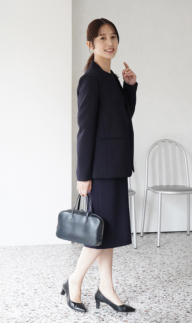 セレモニーなどのオンスタイルにはもちろん、軽めのアウターとしてラフ