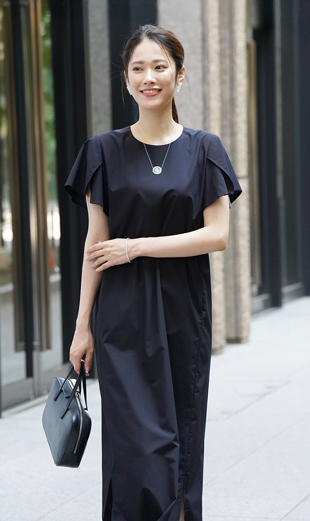 【VIVIANO】新品未使用タグ付＊イソザイフリルワンピース　ドッキング　黒　S りぼん付きパール釦フリルワンピース