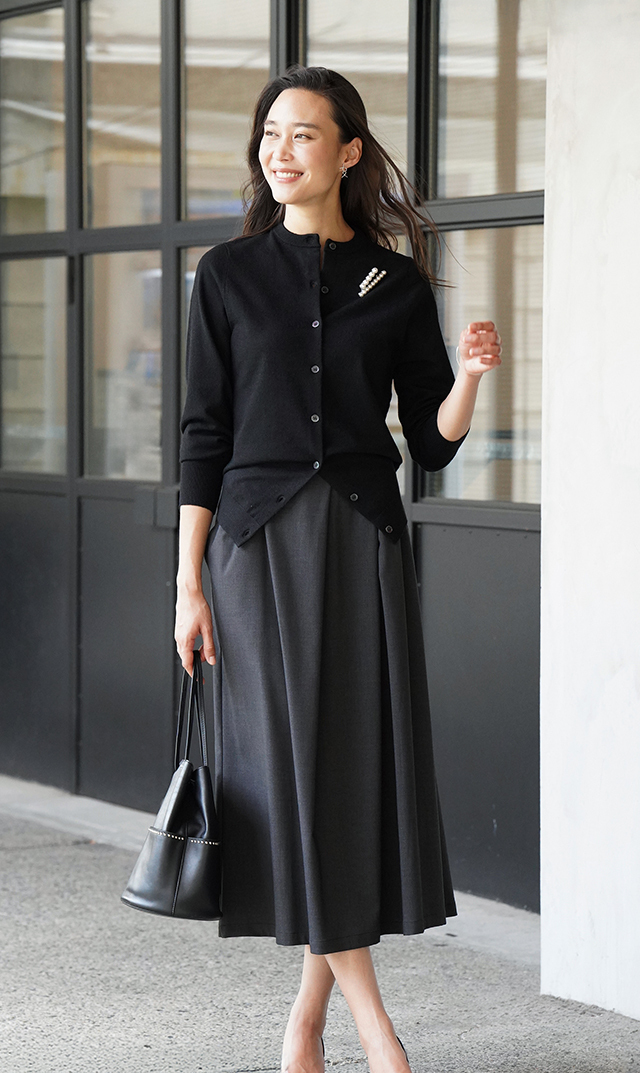 【ヴィリーナ】パロマカーディガン＆スカートセット(ブラック×ダークチャコール）