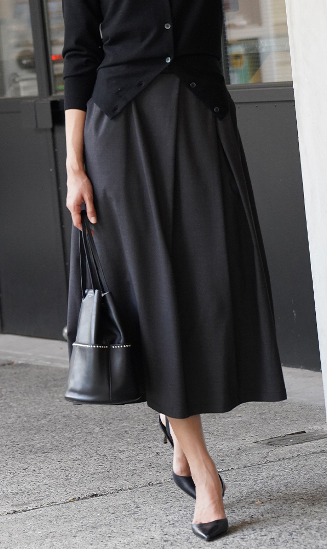 【ヴィリーナ】パロマカーディガン＆スカートセット(ブラック×ダークチャコール）