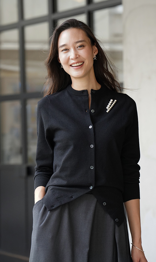 【ヴィリーナ】パロマカーディガン＆スカートセット(ブラック×ダークチャコール）