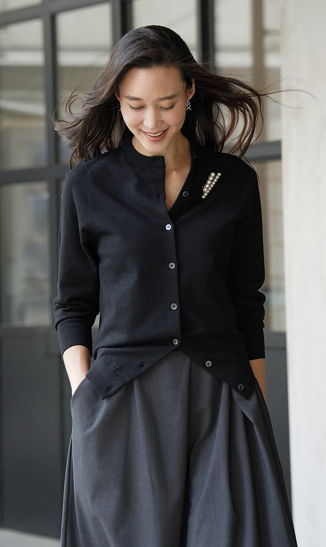 【ヴィリーナ】パロマカーディガン＆スカートセット(ブラック×ダークチャコール）