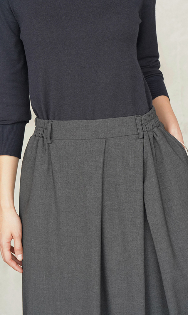 【ヴィリーナ】パロマカーディガン＆スカートセット(ブラック×ダークチャコール）