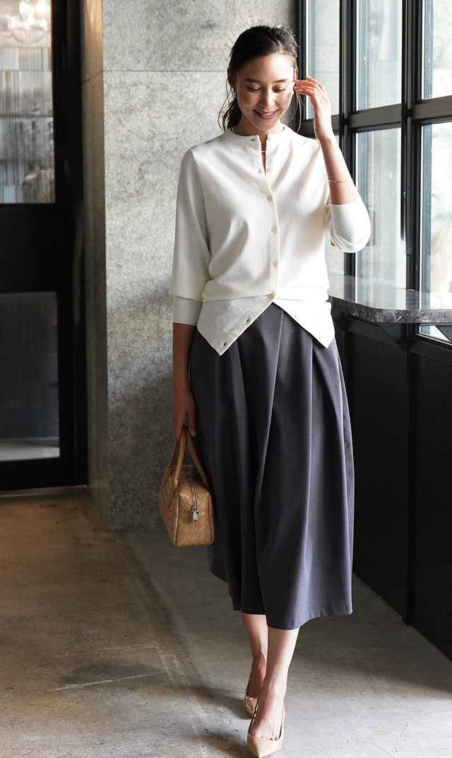 【ヴィリーナ】パロマカーディガン＆スカートセット(オフホワイト×チャコール）