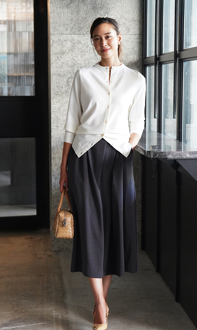 【ヴィリーナ】パロマカーディガン＆スカートセット(オフホワイト×チャコール）