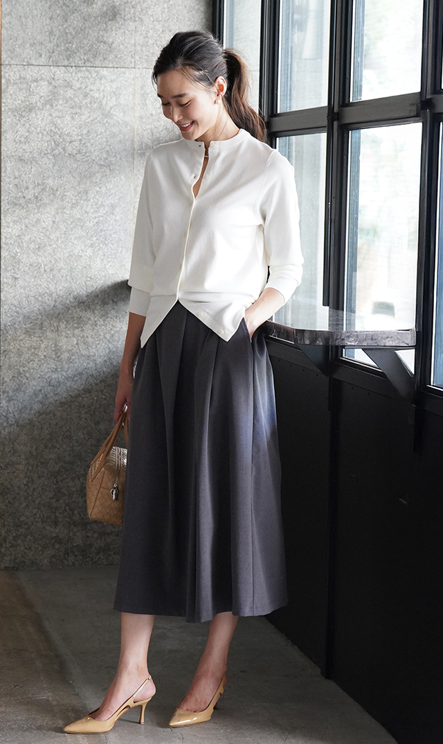 【ヴィリーナ】パロマカーディガン＆スカートセット(オフホワイト×チャコール）