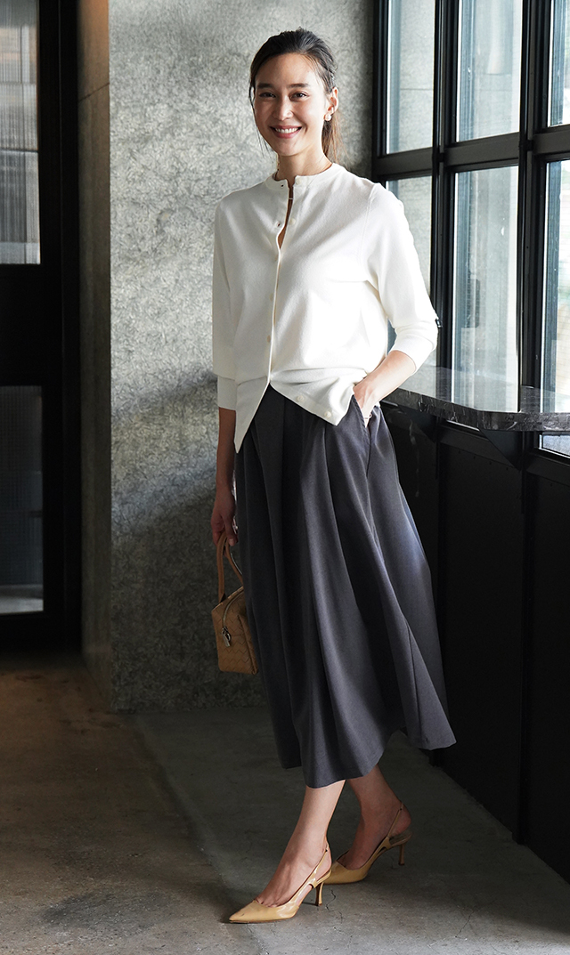 【ヴィリーナ】パロマカーディガン＆スカートセット(オフホワイト×チャコール）