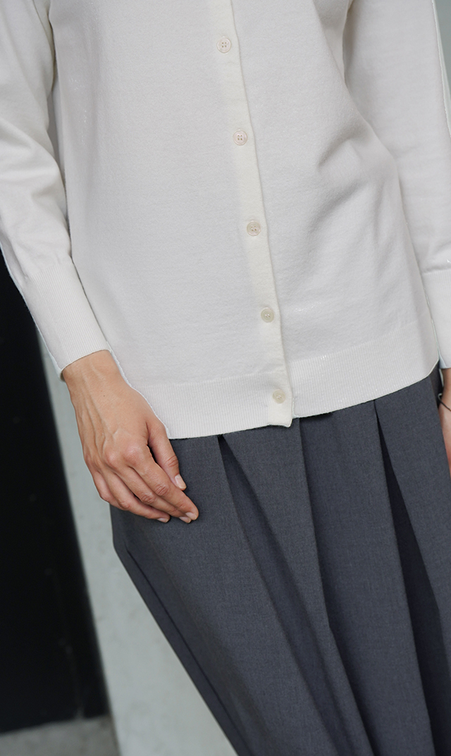 【ヴィリーナ】パロマカーディガン＆スカートセット(オフホワイト×チャコール）