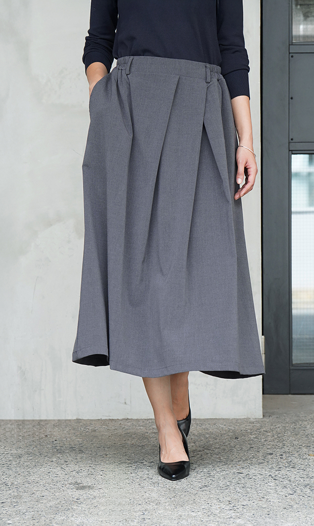 【ヴィリーナ】パロマカーディガン＆スカートセット(オフホワイト×チャコール）